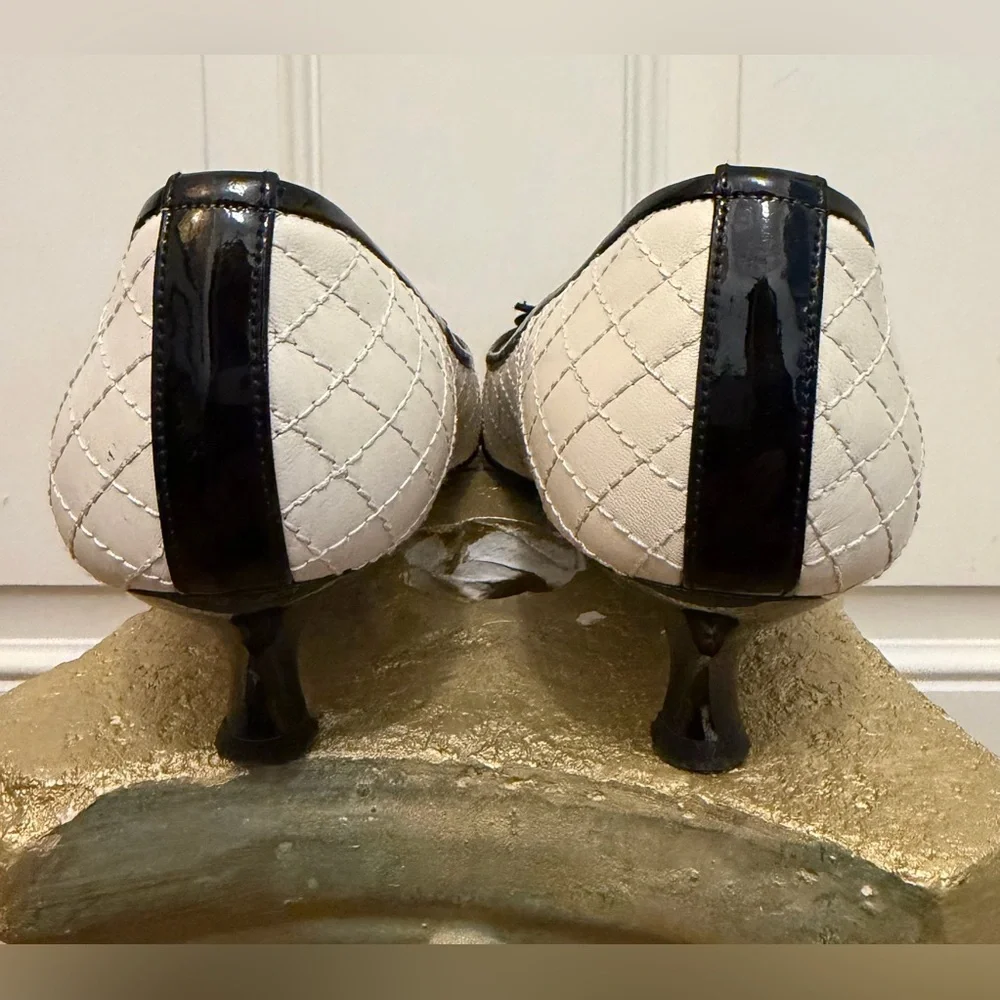 Delman Chic Black and Off-White Quilted Women's Shoes - Picture 3 of 4